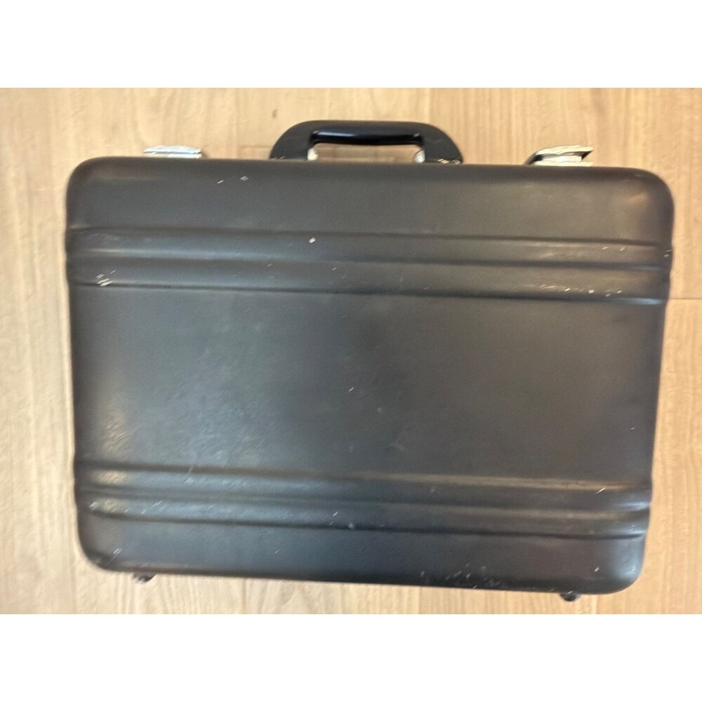 Zero Halliburton Black Hard-Shell Camera Case Wit… - image 1